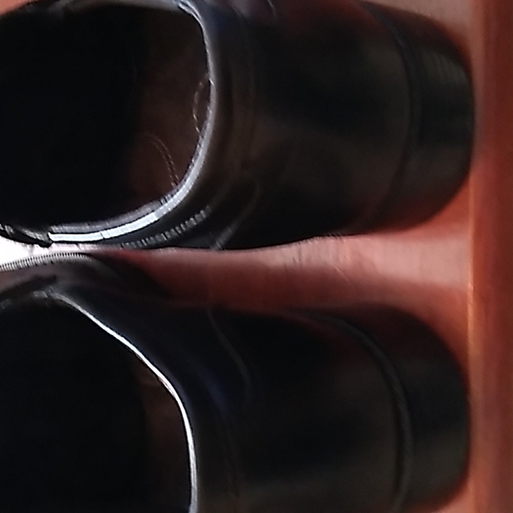 Shoes - Picture 4 of 9